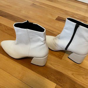 Vegabond Olivia White Leather Boots